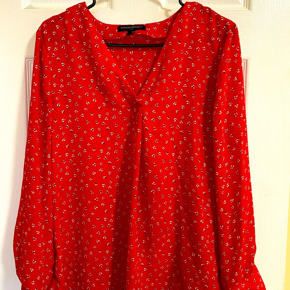 Red printed banana republic long sleeve blouse